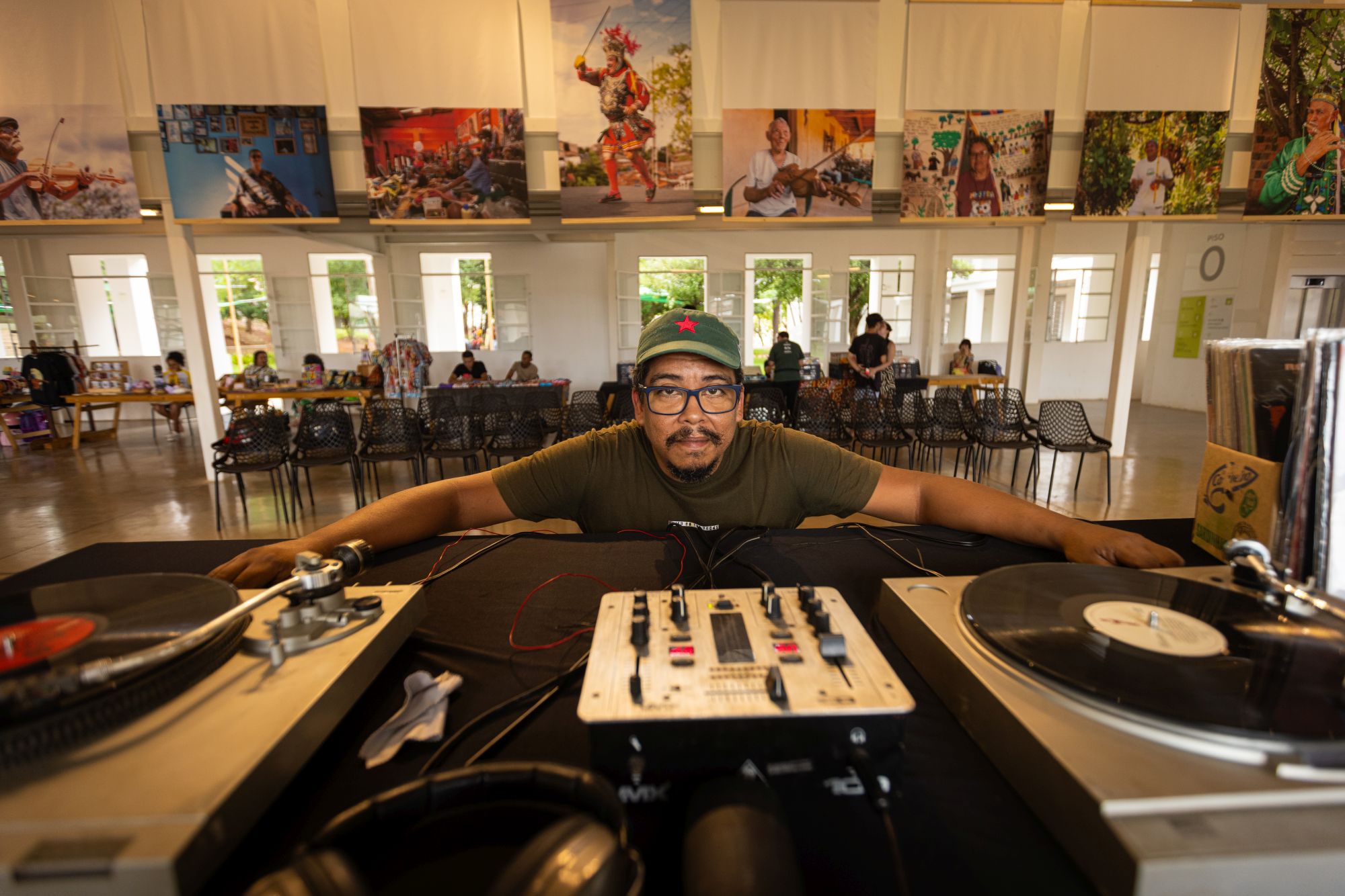 Feira Balaio de Vinil e Clube de Leitura Para Crianças Programação de Domingo