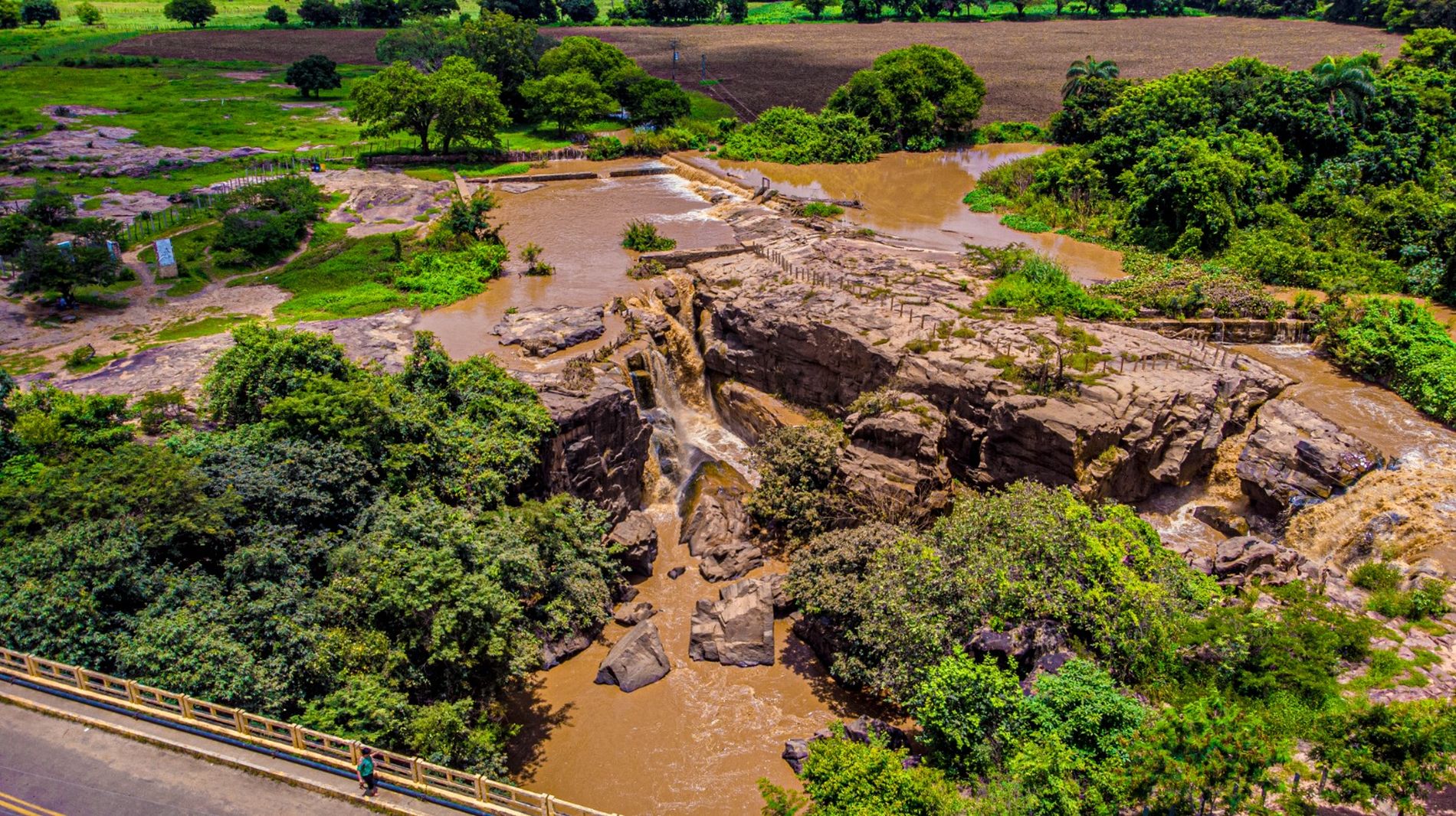 Vivência ambiental Geossitio Cachoeira de Missão Velha Com Nilton Alves e Lazáro Macêdo