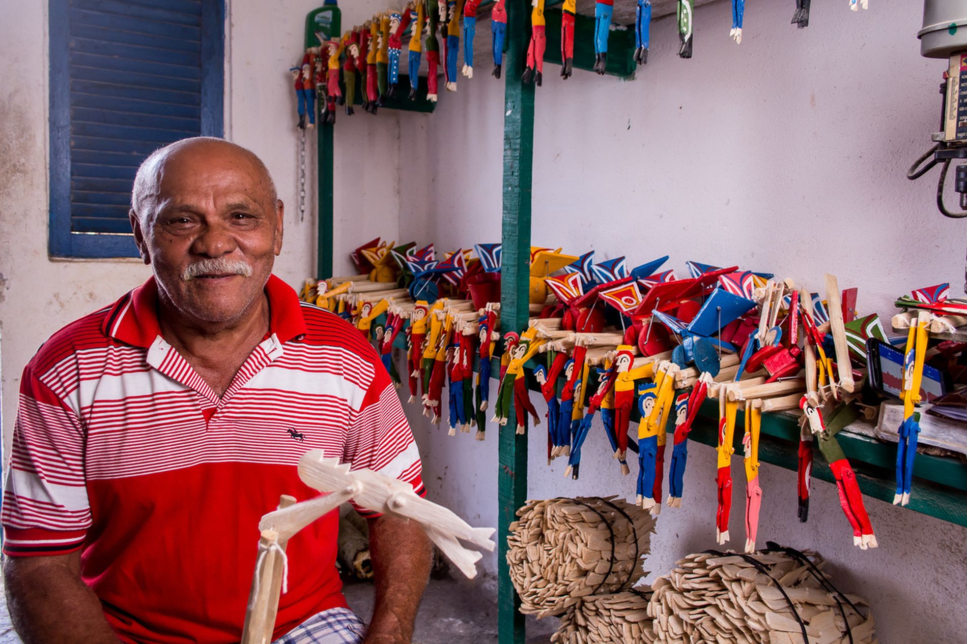 Oficina de brinquedos Tradicionais populares Com Mestre Saúba (PE)