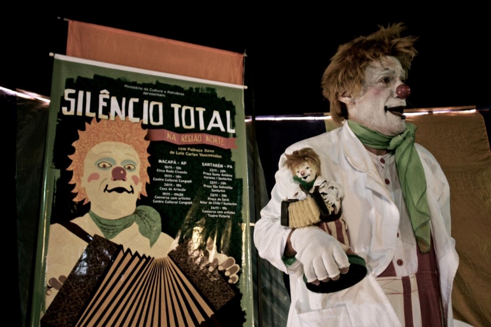 [Circo nas Férias] Espetáculo: Silêncio total – Vem Chegando um palhaço