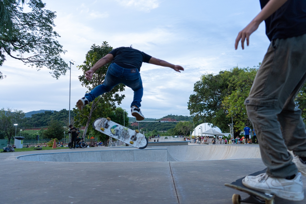 Sessões mediadas de skate